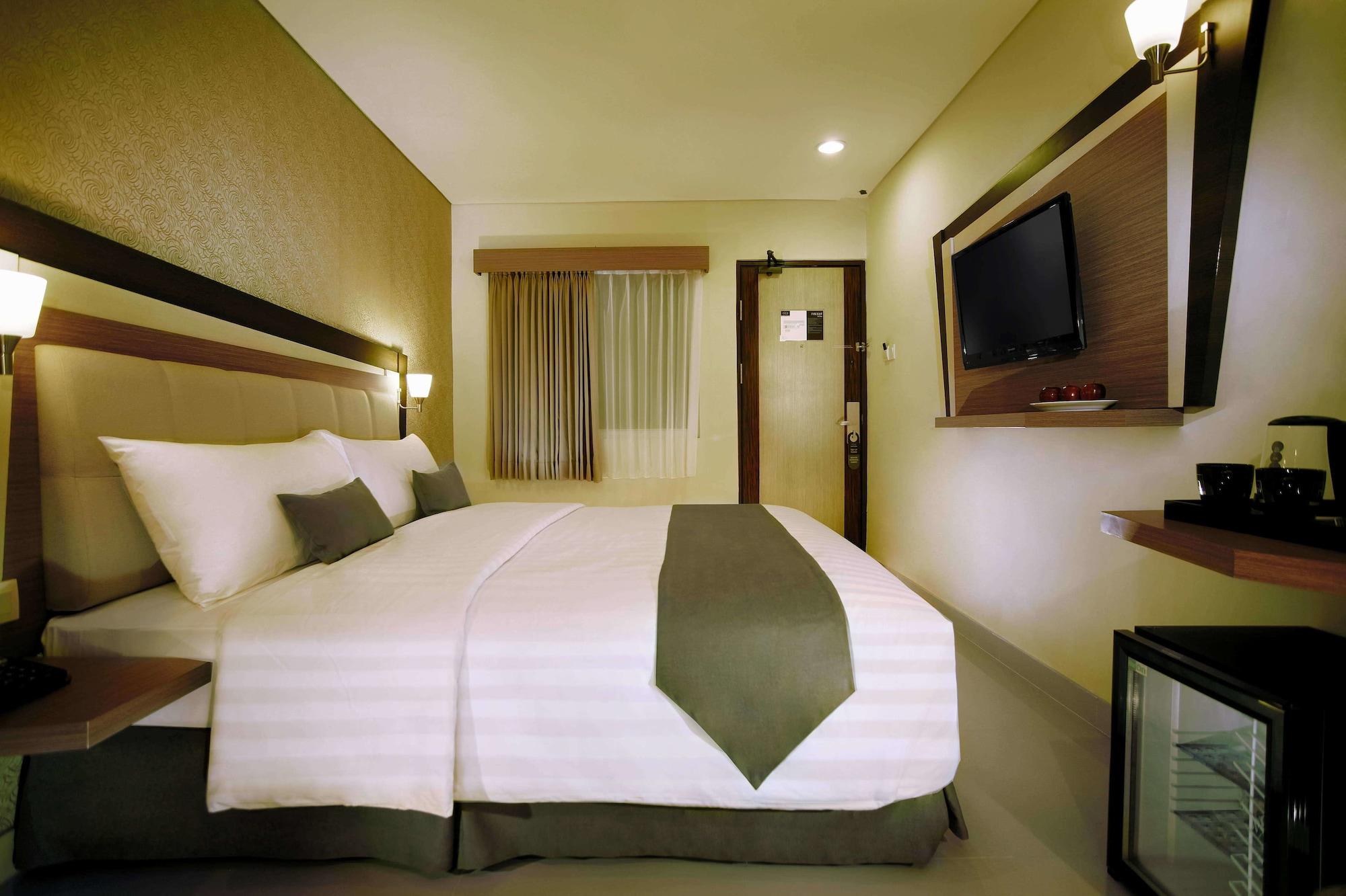 Hotel Neo - Kuta, Jelantik Legian Exterior foto